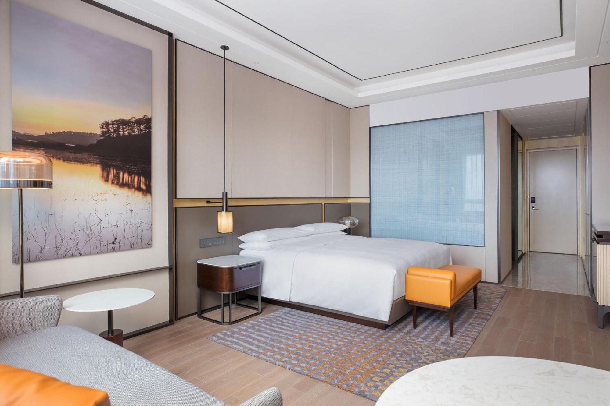 Sheraton Fengxian Hotel 4*